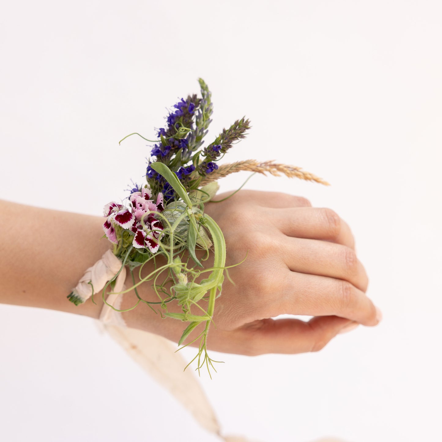 Lapel or wrist corsage